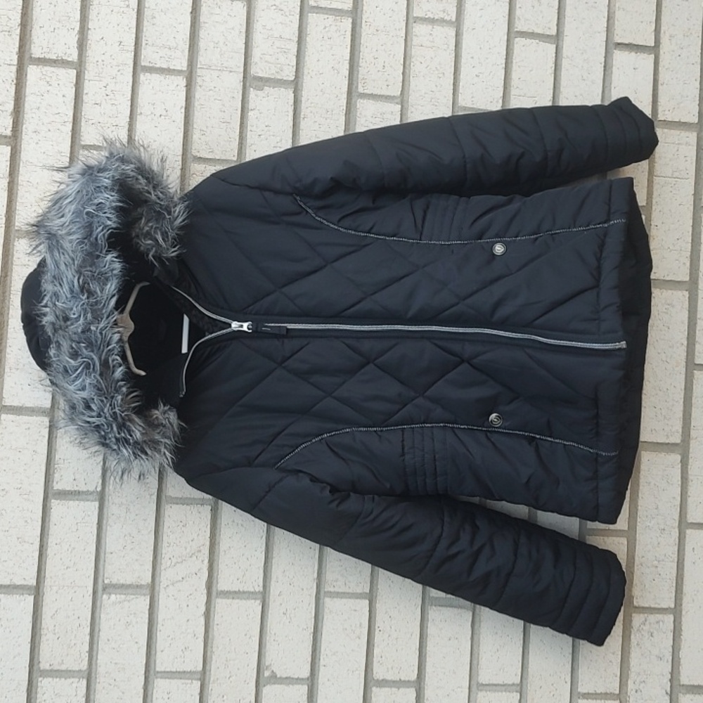 Black Coat* - Picture 5 of 11